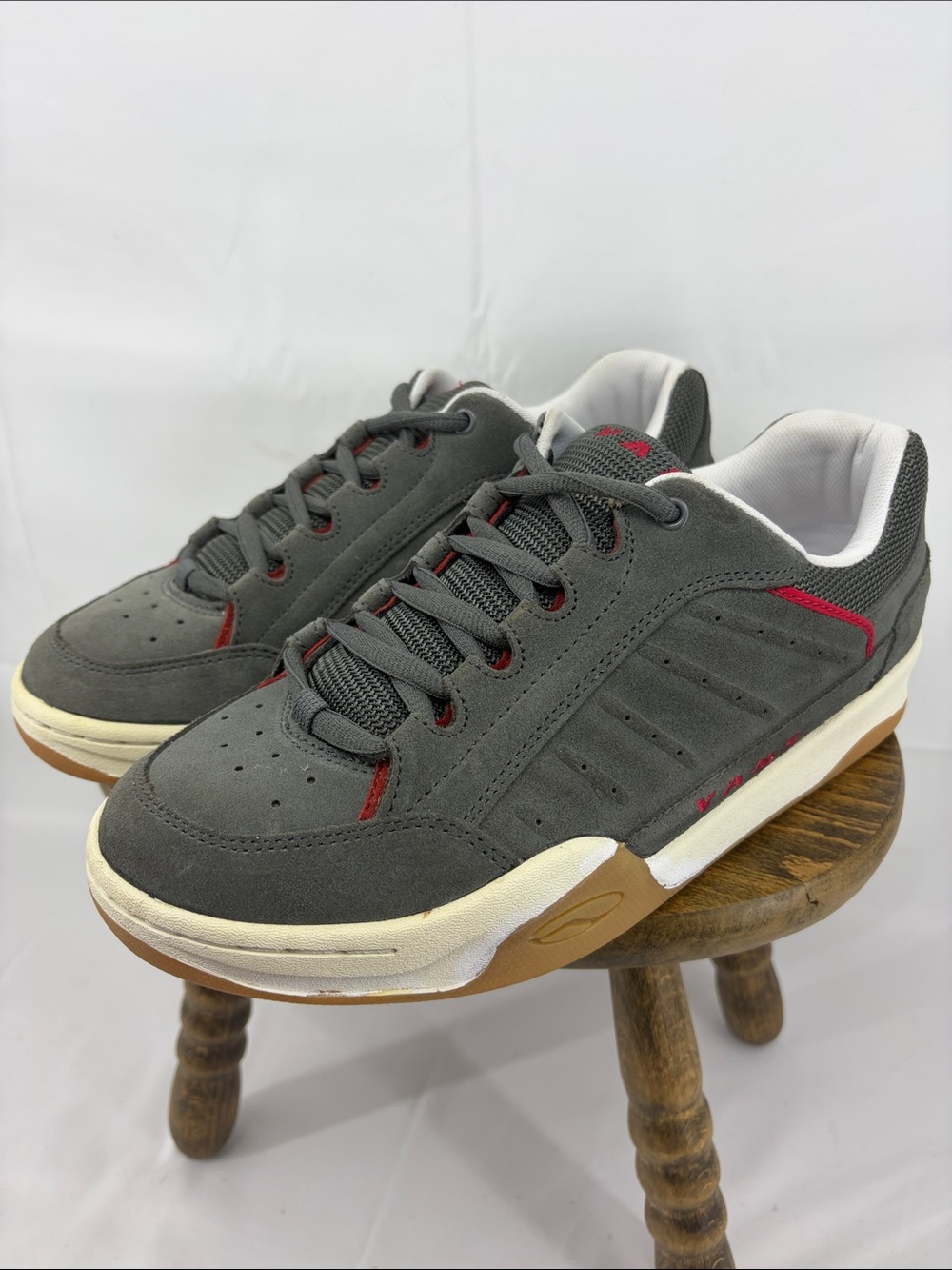 Vintage 90s Y2K Vans Armbuster Suede Gray w/ Red Skate Sneakers, Mens sz 9